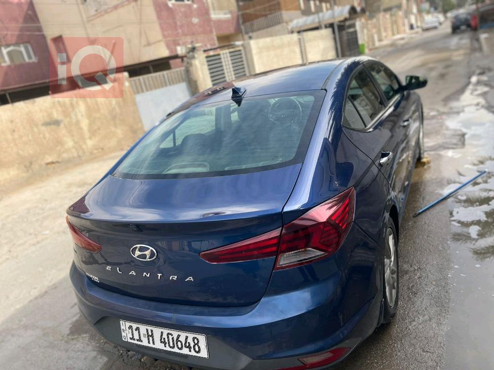 هیوندای ئەلەنترا